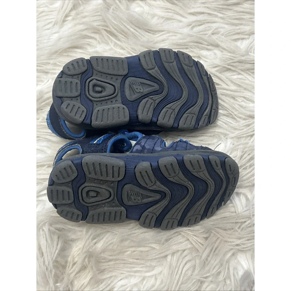 New Balance Toddler Shoes Size 7.5‎ Water Hiking Outdoor Blue Pull On Unisex EUC